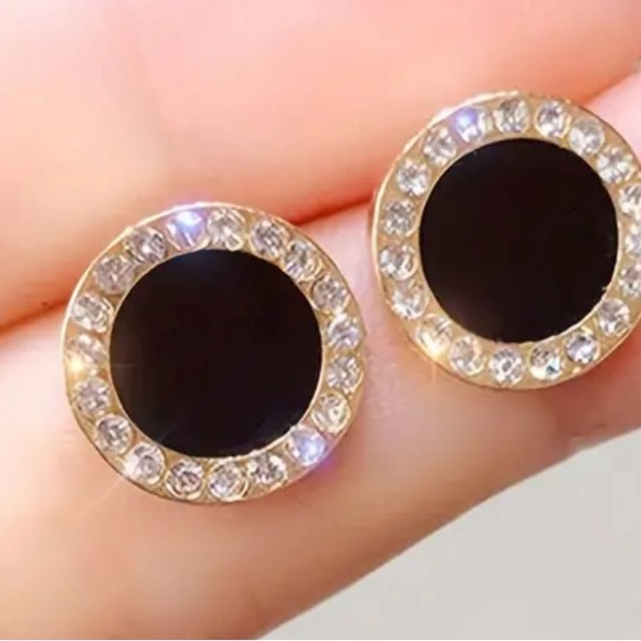 Circle Stud Earrings - Picture 2 of 3